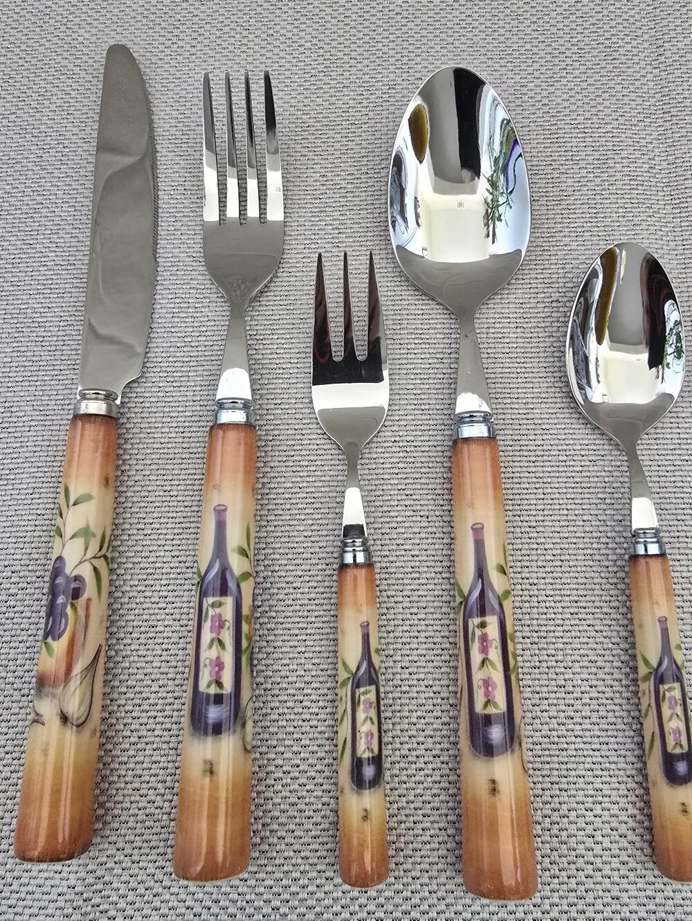 Vintage 20 Piece Tuscan Inspired Flatware - Wine & Olives - Tuscany Inn & Suites